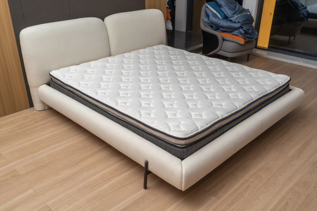 <a href=http://www.040198.cn/news_article.html?news_id=142>床墊</a>